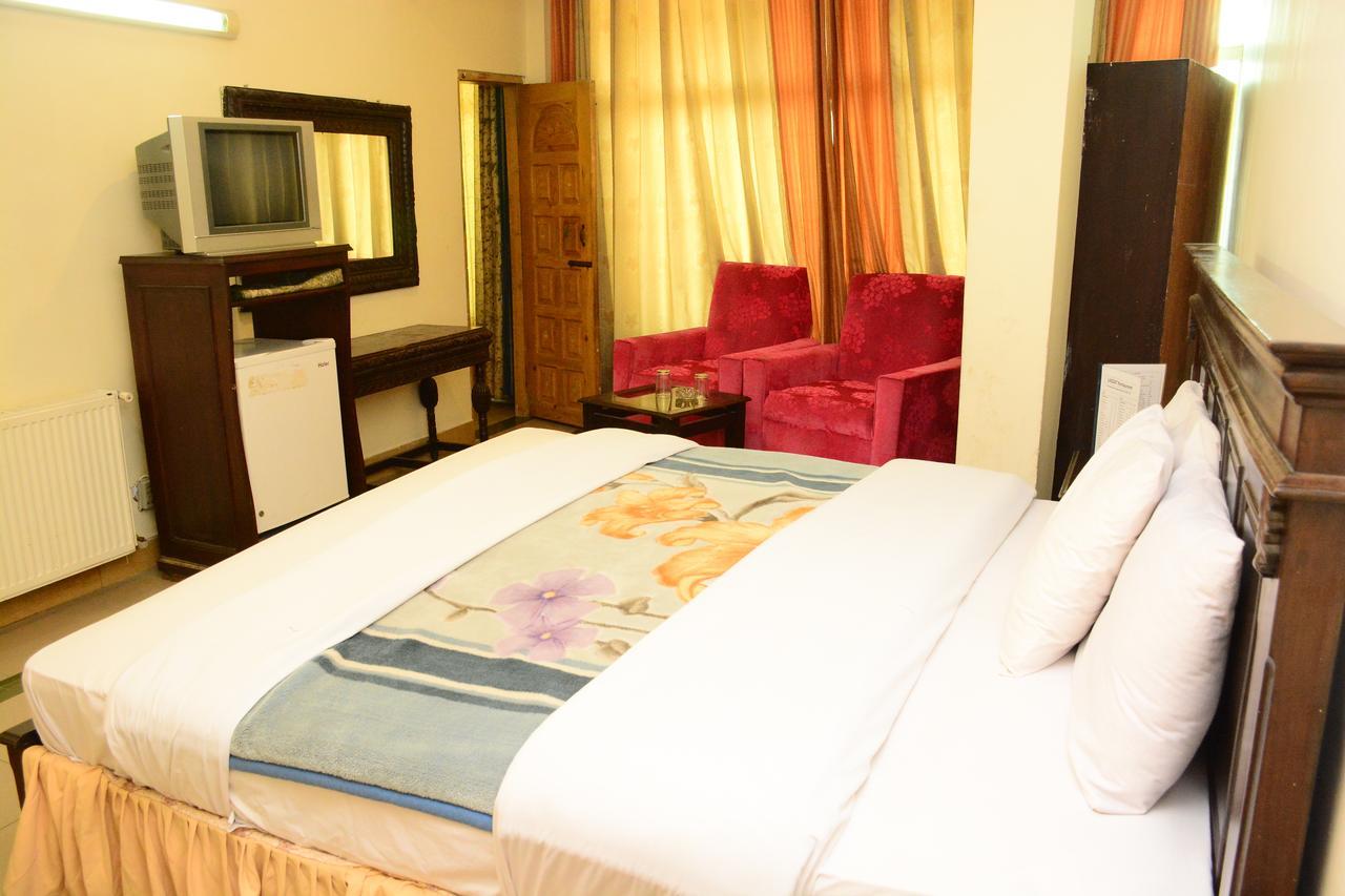 Hotel Move-N-Pick Murree Exterior foto